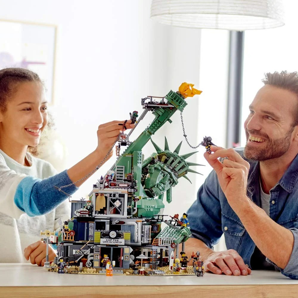 LEGO The Movie 2 Welcome to Apocalypseburg Building Kit