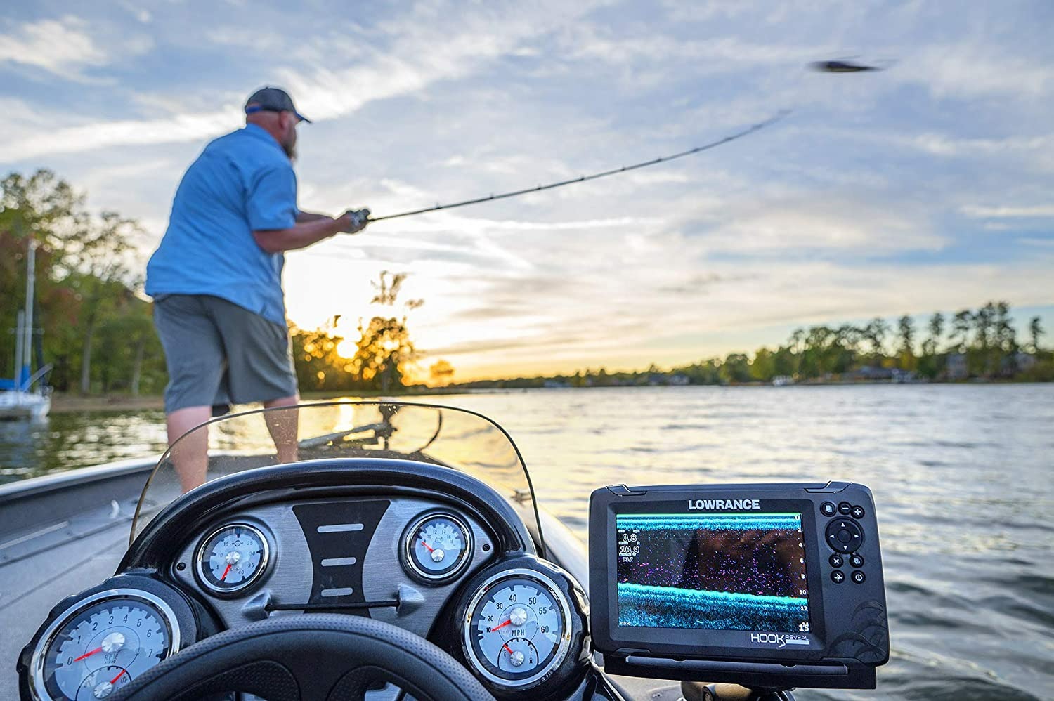 Lowrance Hook Reveal  Fish Finders with Transducer, Plus Optional Preloaded Maps - 18 Cm