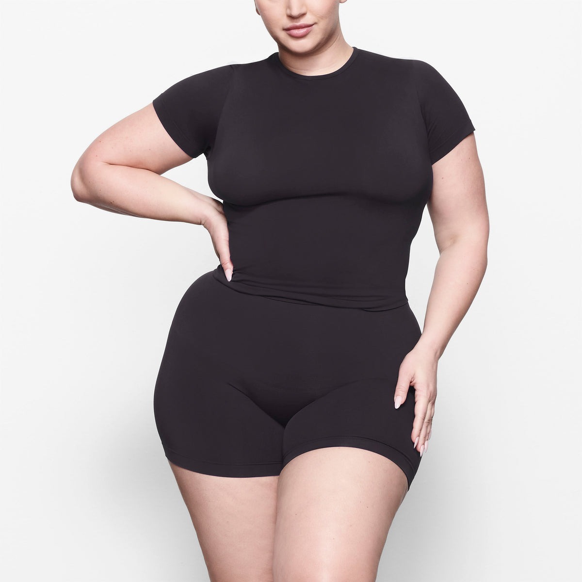 Skims Soft Smoothing Seamless T Shirt - Onyx