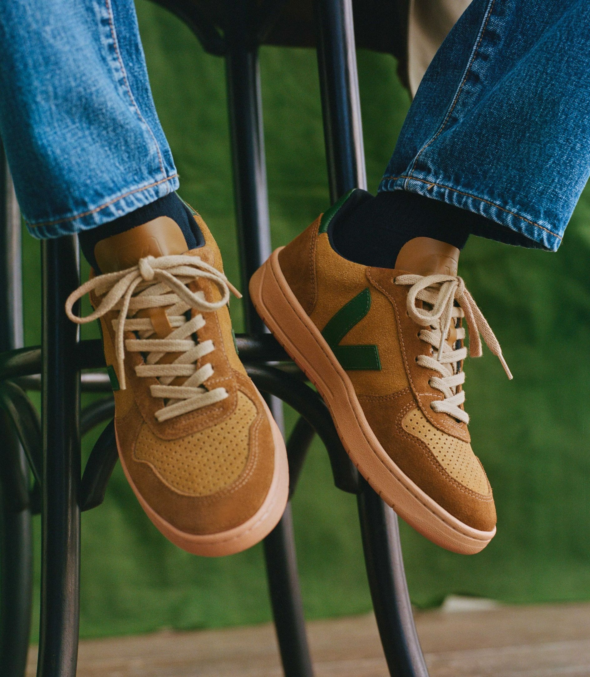 Veja V-10 Suede Camel Cyprus Multico