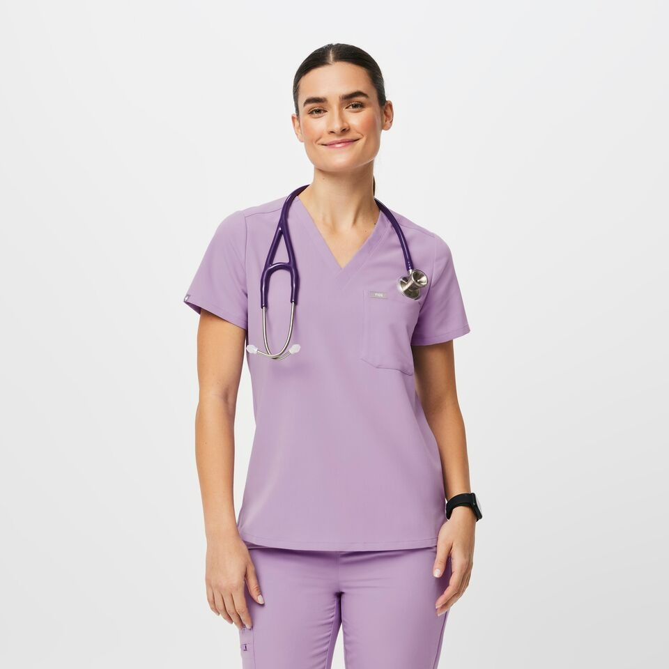 Figs Catarina One-Pocket Scrub Top - Lavender Dew