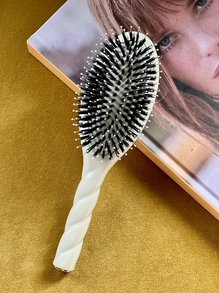 La Bonne Brosse N.03 The Essential Soft White Hair Brush