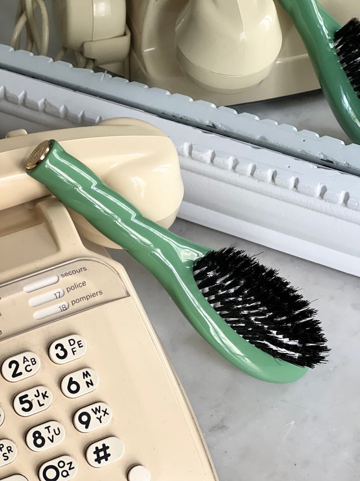 La Bonne Brosse N.01 The Almond Green Universal Petite Brush