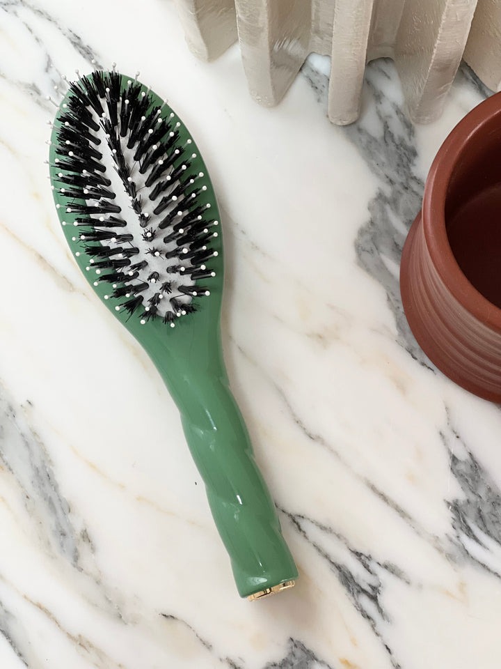 La Bonne Brosse N.03 The Almond Green Essential Soft Petite Brush