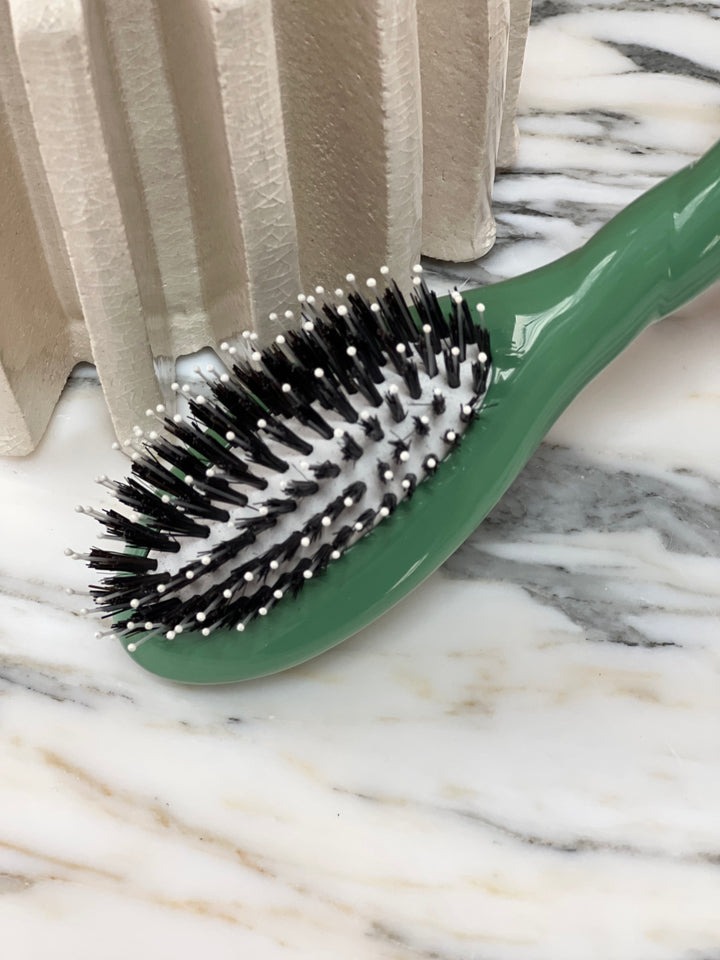 La Bonne Brosse N.03 The Almond Green Essential Soft Petite Brush