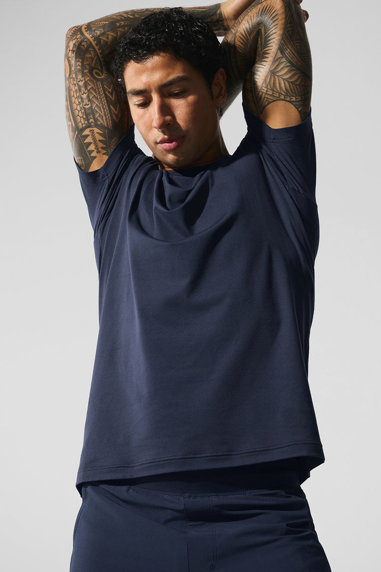 Alo Yoga Conquer Reform Crewneck Short Sleeve - Navy