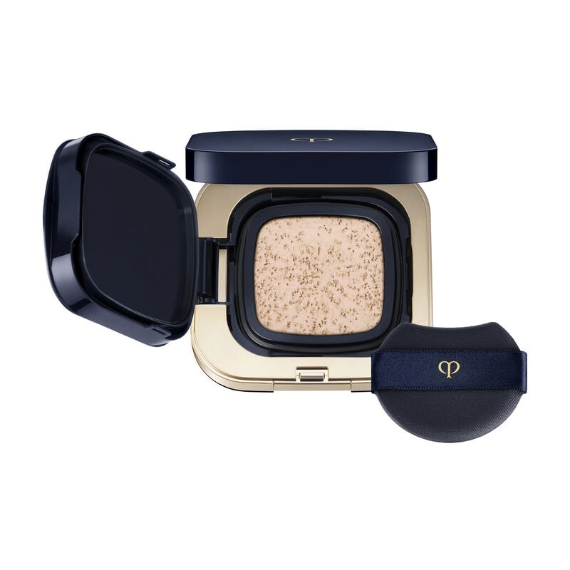 Cle de Peau Beaute Radiant Cushion Foundation Dewy