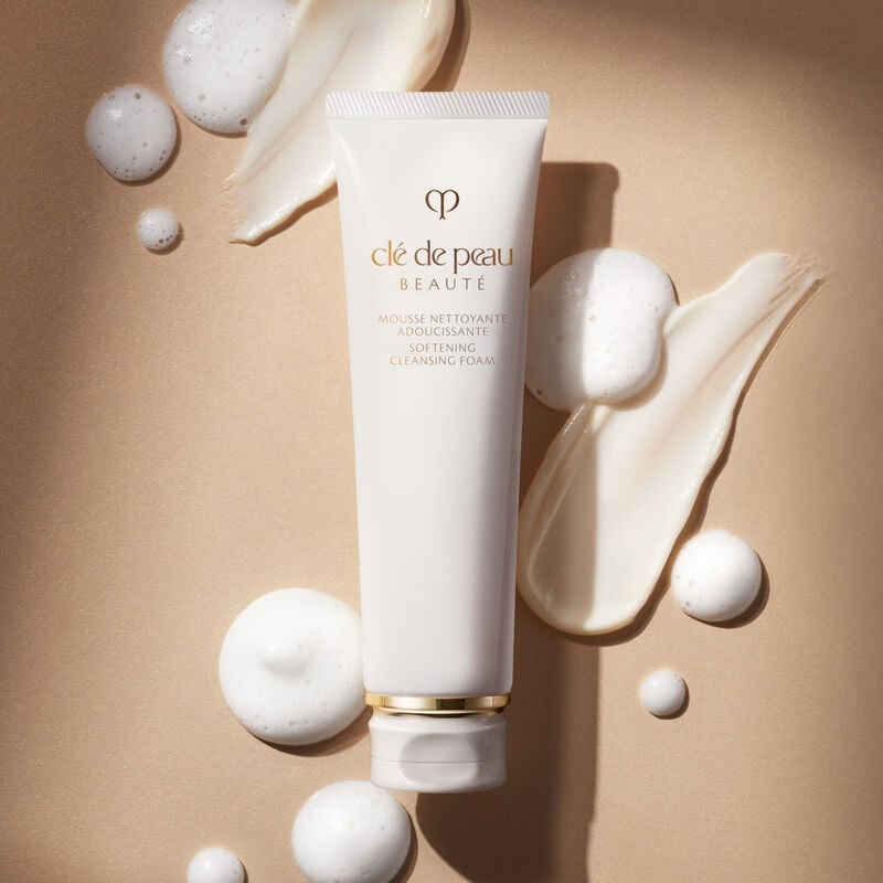 Cle de Peau Beaute Clarifying Cleansing Foam