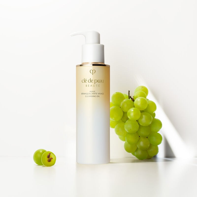 Cle de Peau Beaute Cleansing Oil