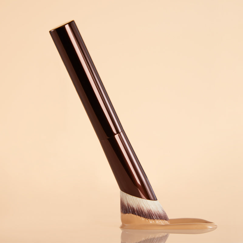 Hourglass Cosmetics Ambient Soft Glow Foundation Brush