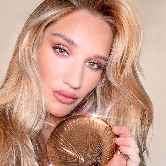 CHARLOTTE TİLBURY  AIRBRUSH BRONZER MEDIUM