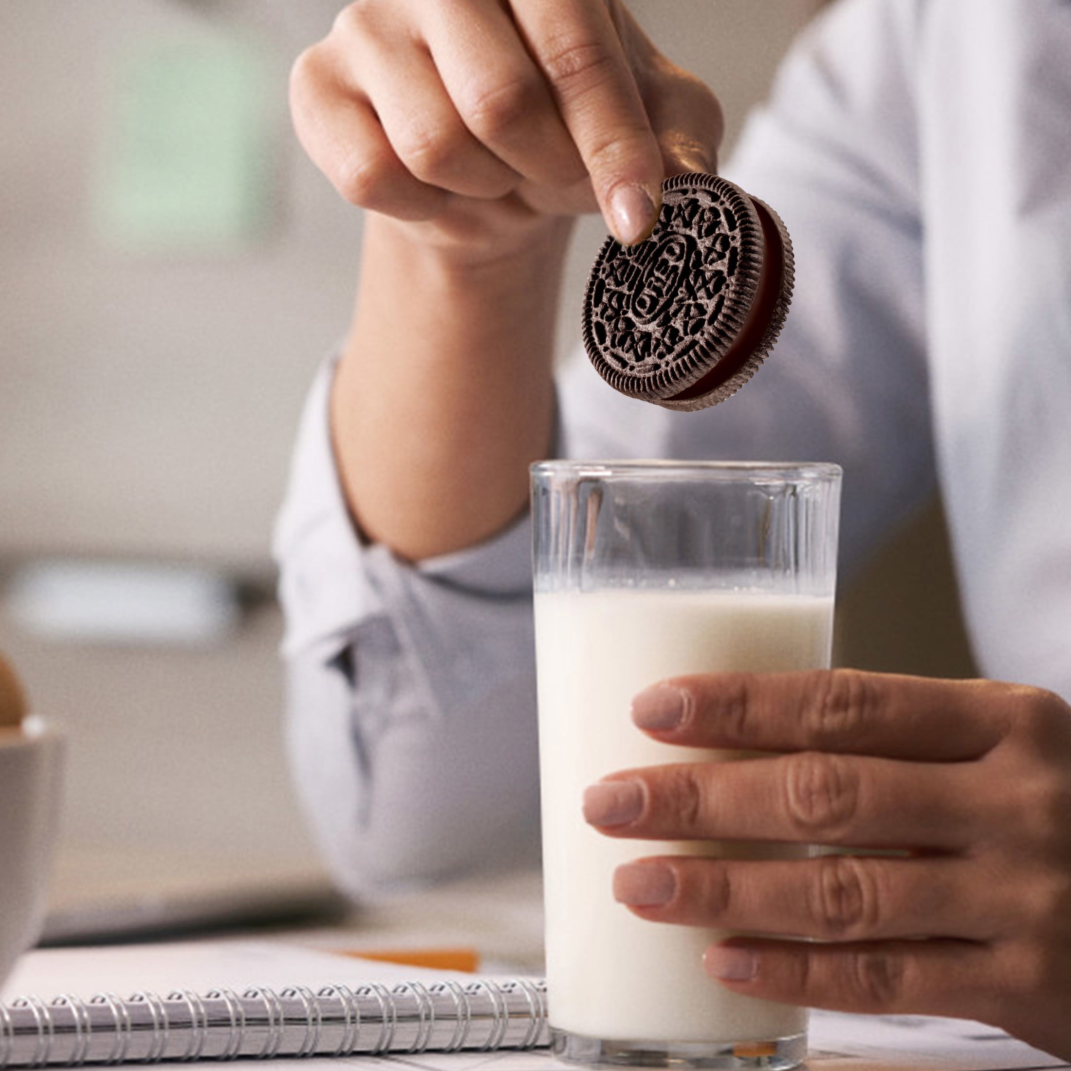 OREO Dark Chocolate Creme Sandwich Cookies Family Size