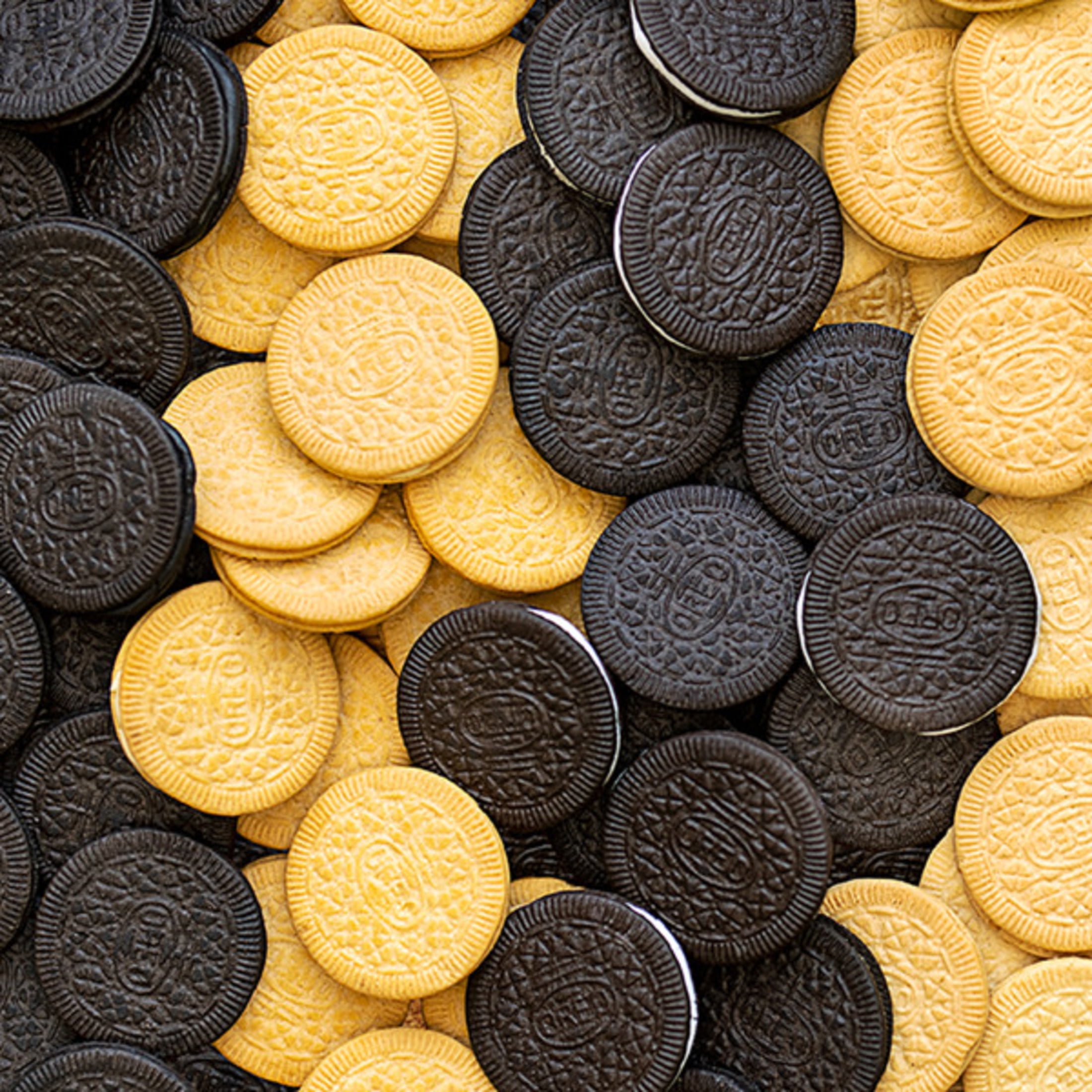 OREO Golden Thins Sandwich Cookies Family Size