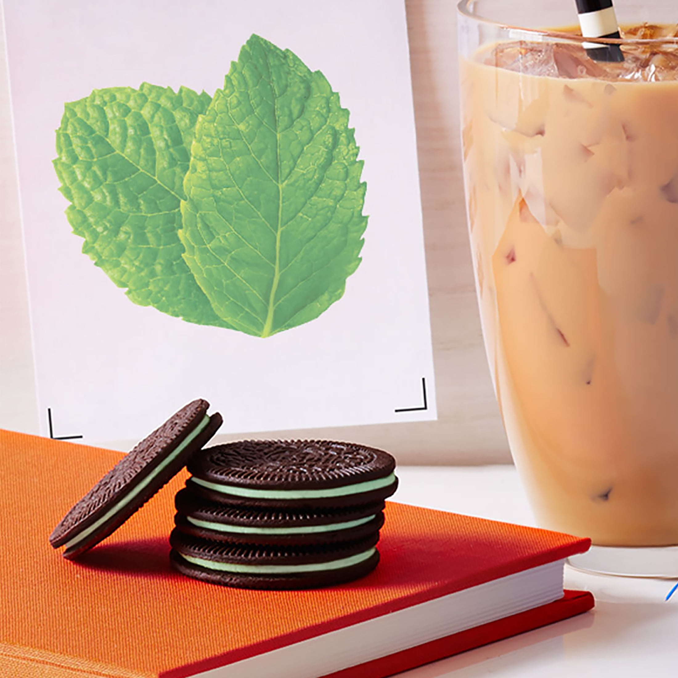 OREO THINS MINT CREME CHOCOLATE SANDWICH COOKIES FAMILY SIZE 11.78 OZ