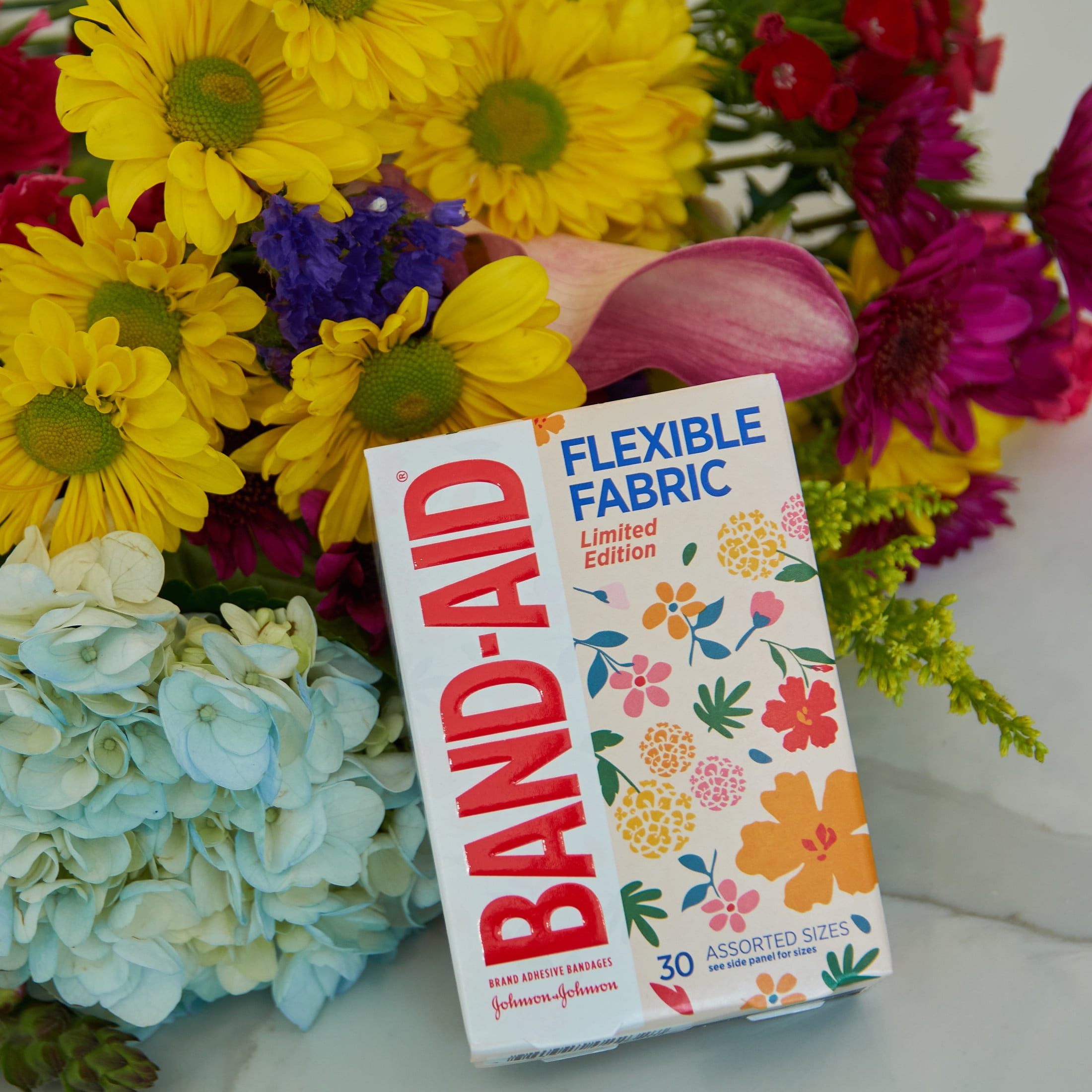 Band-Aid Brand Flexible Fabric Wildflower Assorted 30 Ct