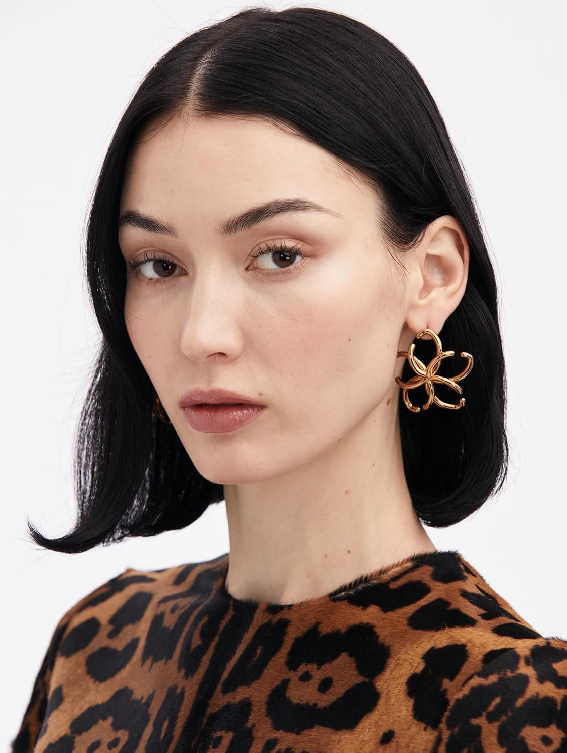 Oscar de la Renta Large O Flower Earrings