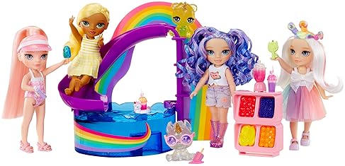 Rainbow High Littles Pool Day Playset + Small Doll, Pink, 5.5", Pool with Rainbow Slide, Accessories, Smoothie Stand, Kids Gift, Ages 4+