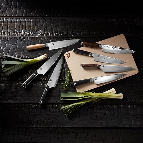 Shun Classic 8" Chef's Knife: Japanese VG-MAX Core, Damascus Cladding, Pakkawood Handle