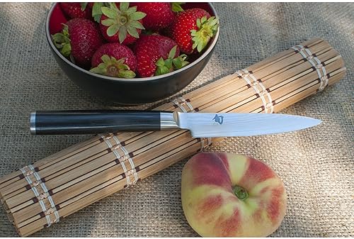 Shun Classic 4" Paring Knife - Japanese VG-MAX Core, Damascus Steel, Pakkawood Handle