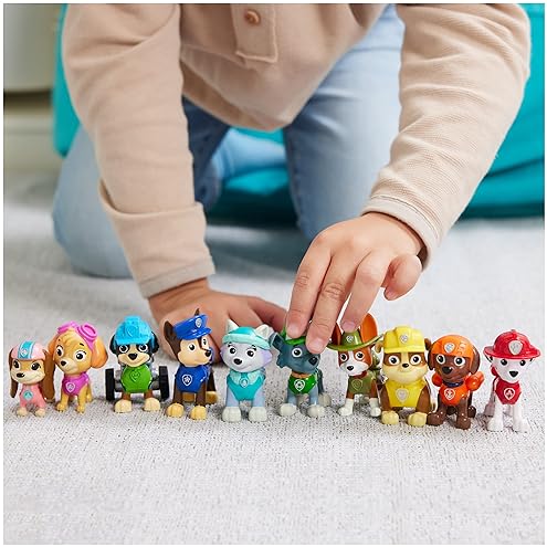 Spin Master Paw Patrol 10th Anniversary Toy Figures Gift Pack - 10 Collectible Action Figures for Kids 3+