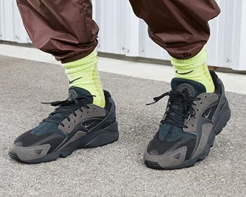 Nike Air Huarache Men's Sneakers - Stylish and Comfortable Footwear