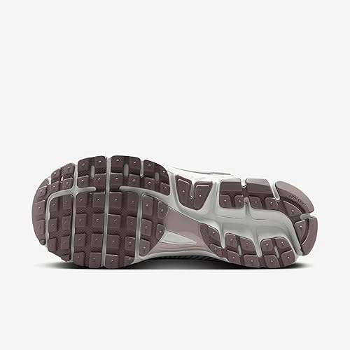 Nike Women's Zoom Vomero 5 Light Silver/Chrome-Light Bone Running Shoes