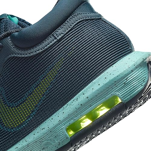 Nike Men's Basketball Sneaker