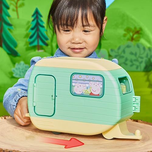 Hasbro Peppa Pig Caravan Playset with 3 Figures and 6 Accessories - Ideal Preschool Toy for Kids, Ages 3+