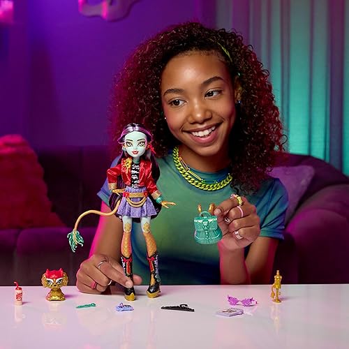 Mattel Monster High Jinafire Long Doll with Dragon Pet and 7 Accessorie