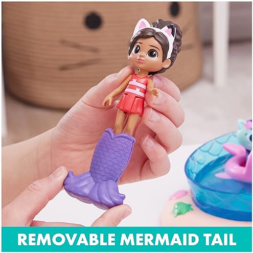 Spin Master Gabby's Dollhouse Pool Playset with Figurines, Color-Changing Tails & Accessories - Ages 3+