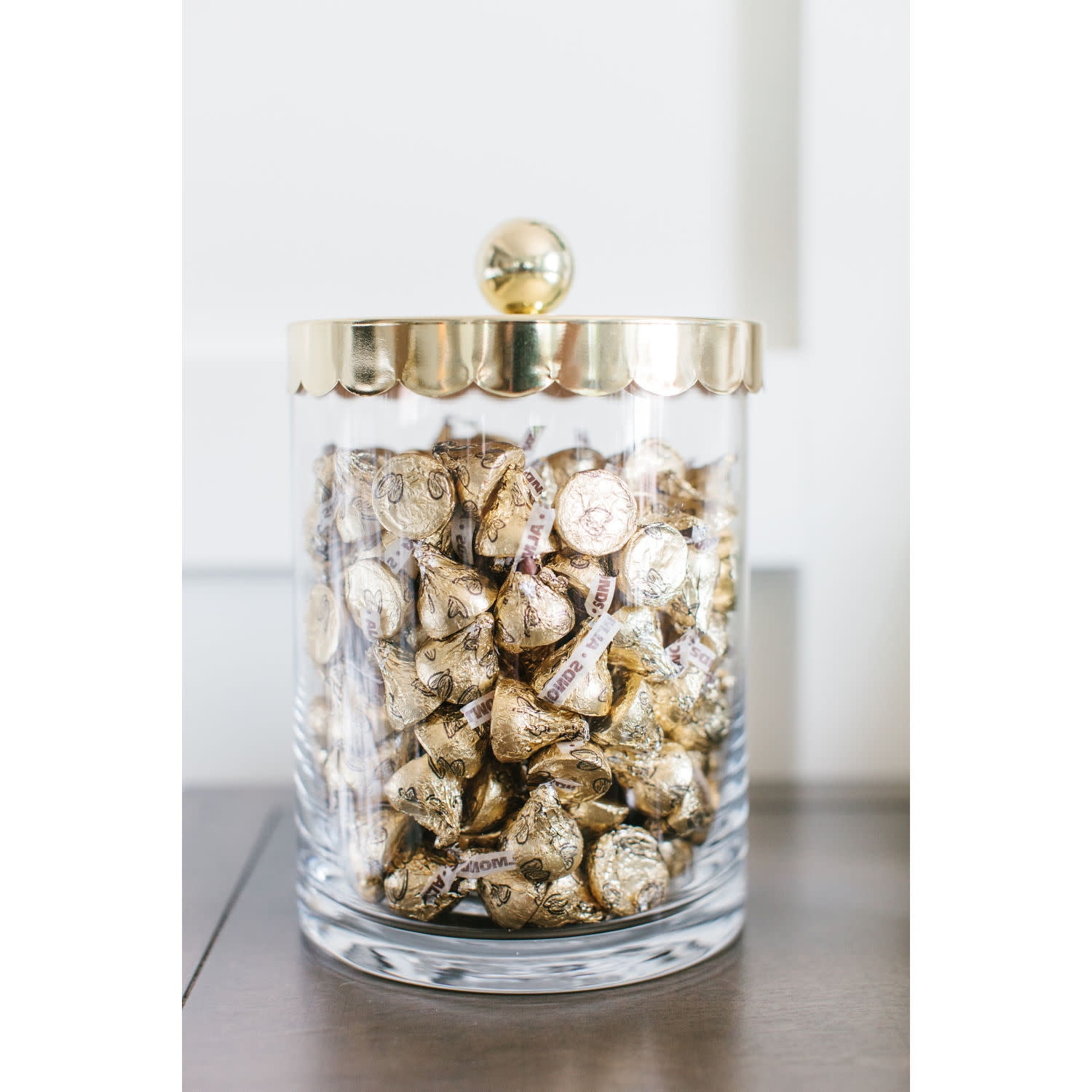 Hershey's Kisses Milk Chocolate Almonds Candy, Party Pack 32 oz