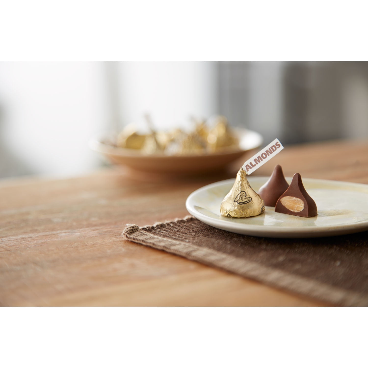 Hershey's Kisses Milk Chocolate Almond Share Pack 10 oz