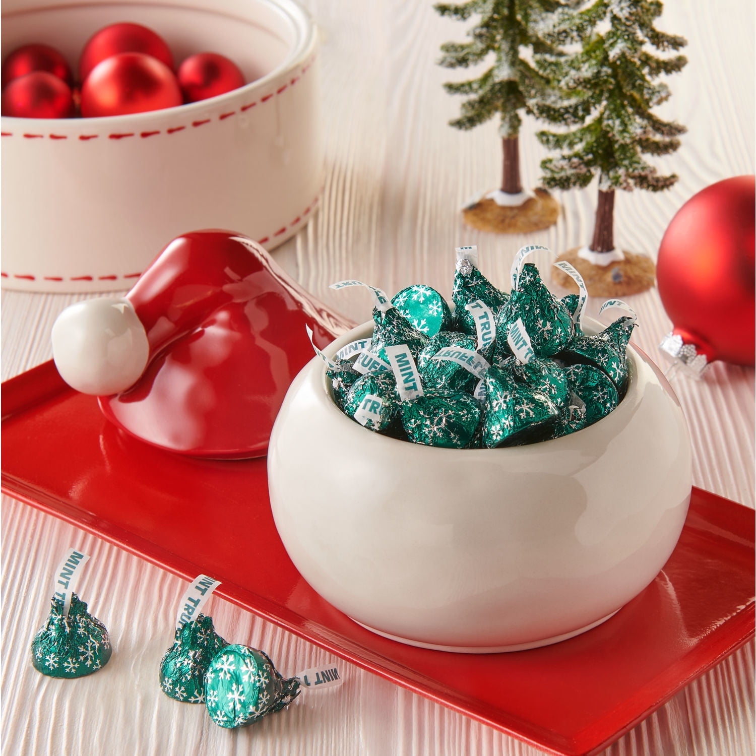 Hershey's Mint Truffle Kisses Christmas Candy, 9 oz Bag