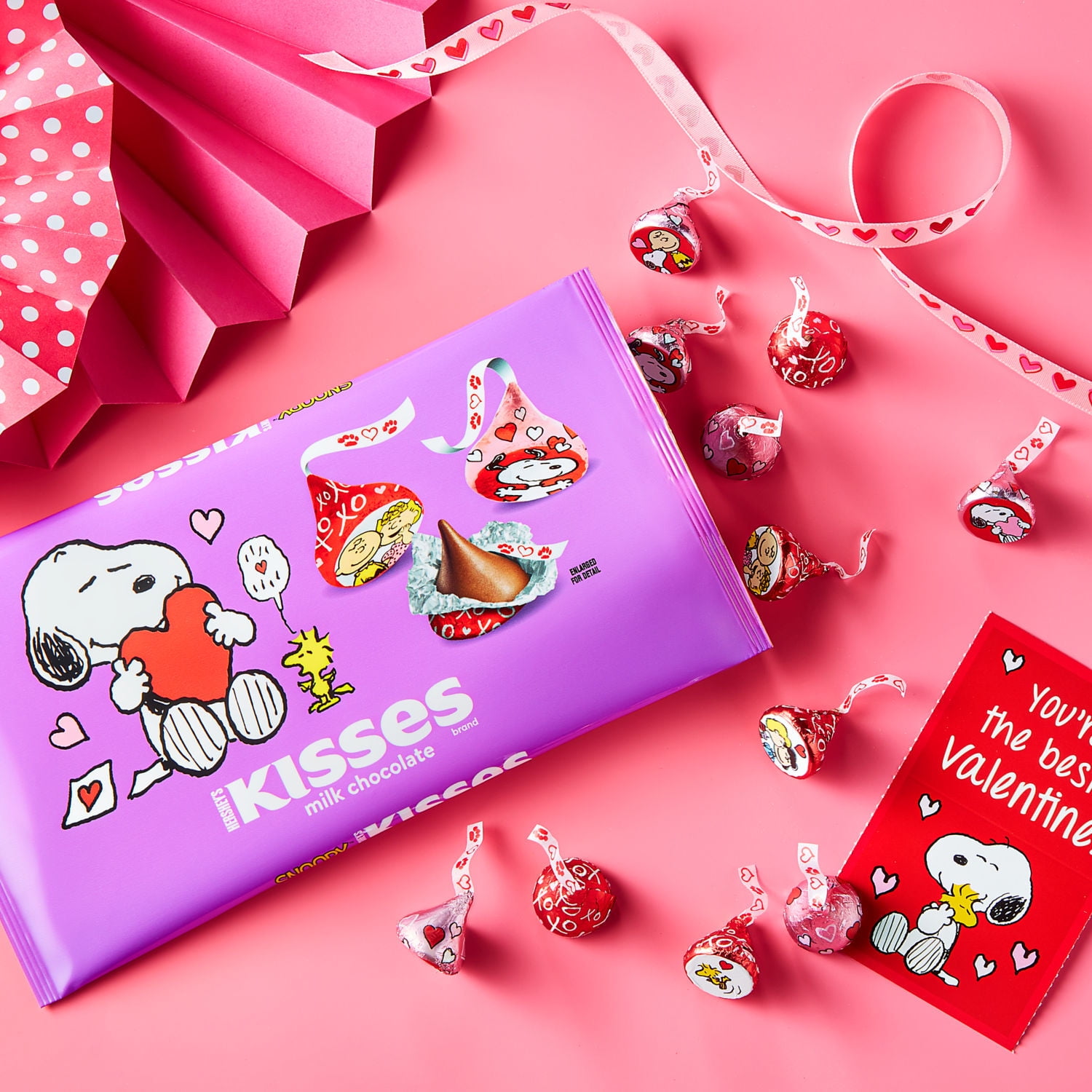 Hershey's Snoopy™ and Friends Valentine's Hershey's Kisses Milk Chocolate Candy, 9.5 oz Bag