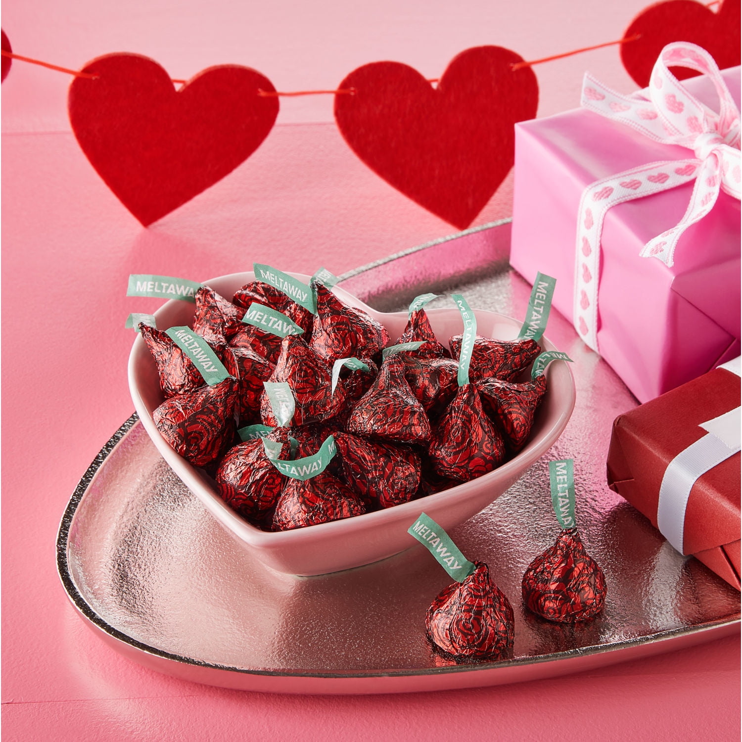 Hershey's Kisses Milk Chocolate Valentine's Candy, 9 oz Bag - Meltaway Delight