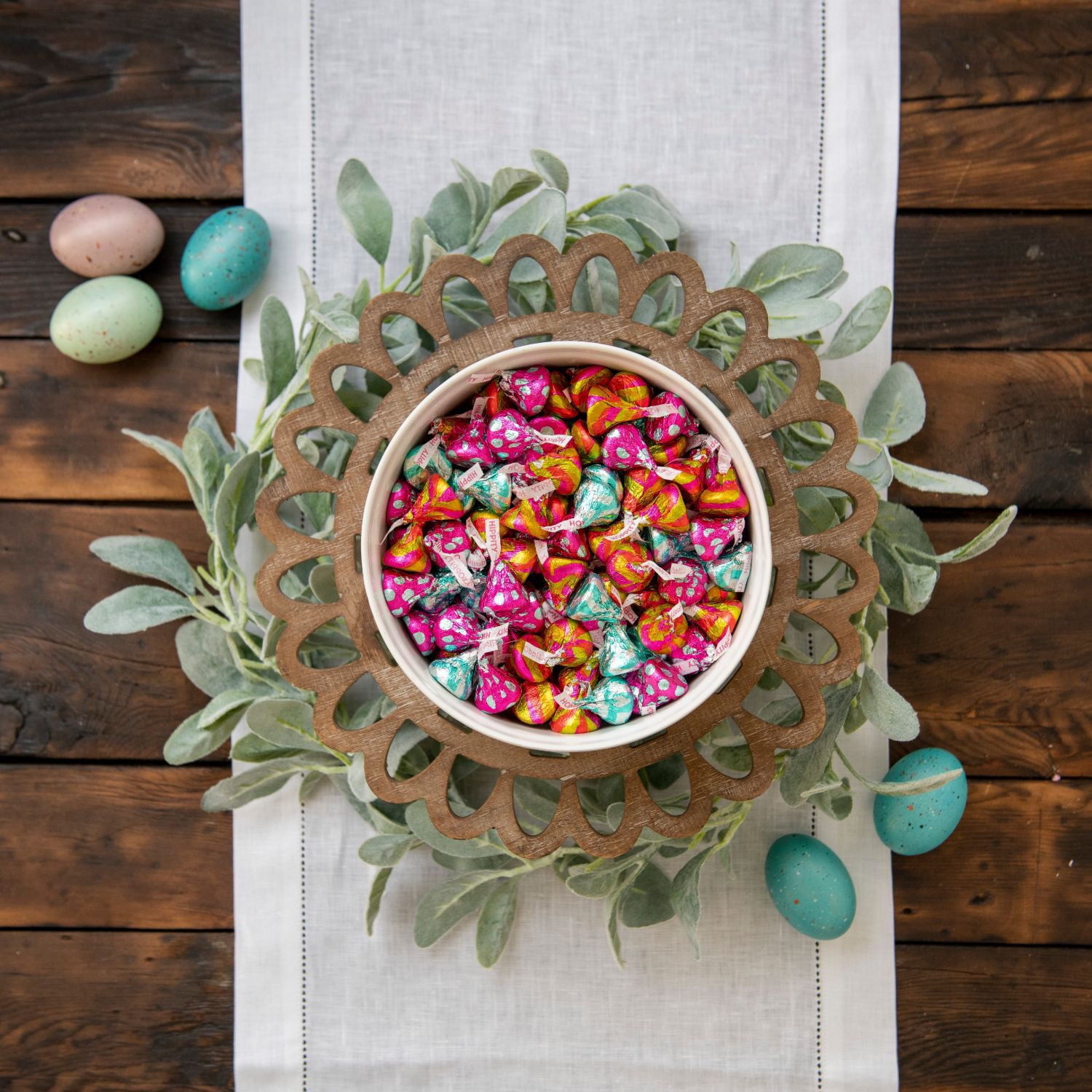 Hershey's Kisses Milk Chocolate Egg Hunt Easter Candy, 10.1 oz Bag