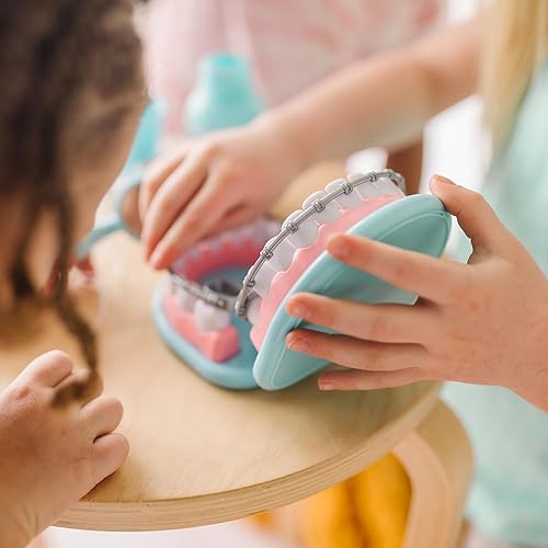 Melissa & Doug Dentist Kit: Pretend Dental Play Set with 25 Toy Pieces for Kids 3+ Years