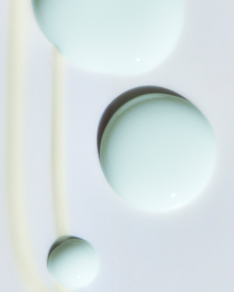 LA MER THE REVITALIZING HYDRATING SERUM