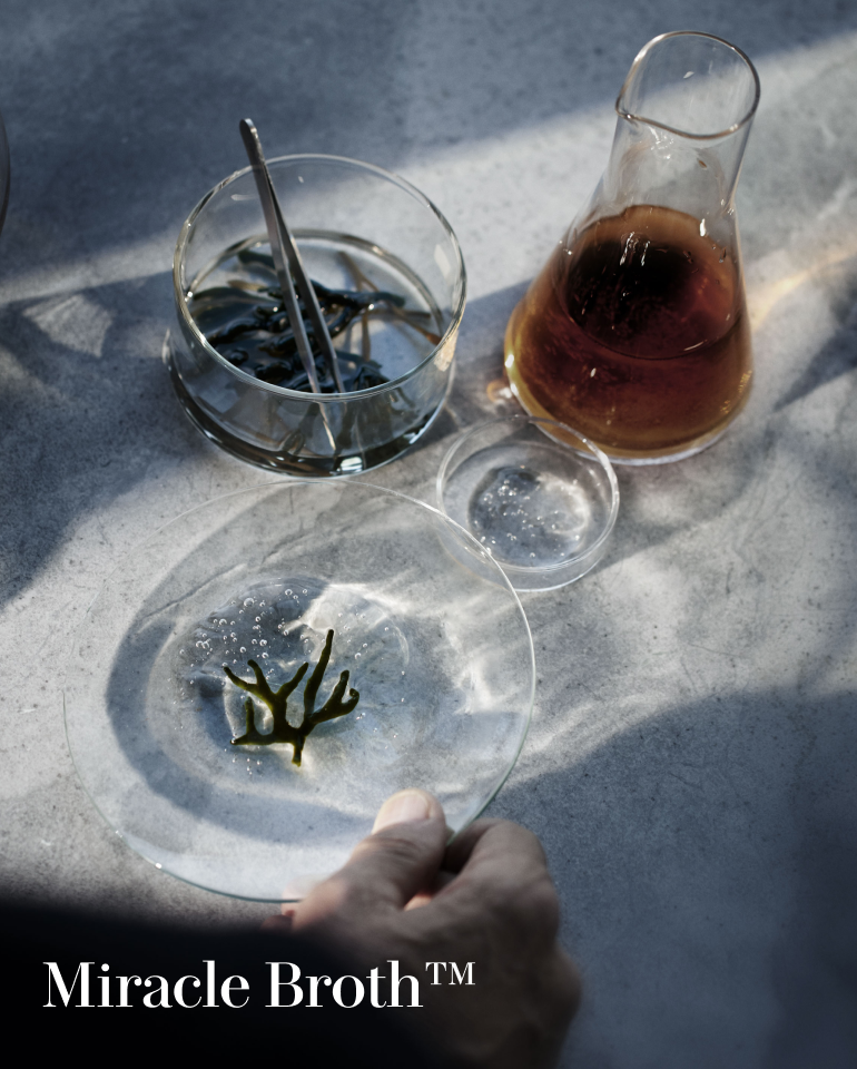 LA MER THE LIFTING EYE SERUM