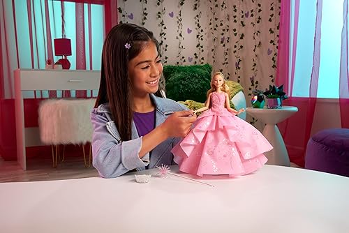 MATTEL UNIVERSAL WICKED DELUXE GLINDA DOLL WITH CROWN SCEPTER, MOVIE-INSPIRED POSEABLE