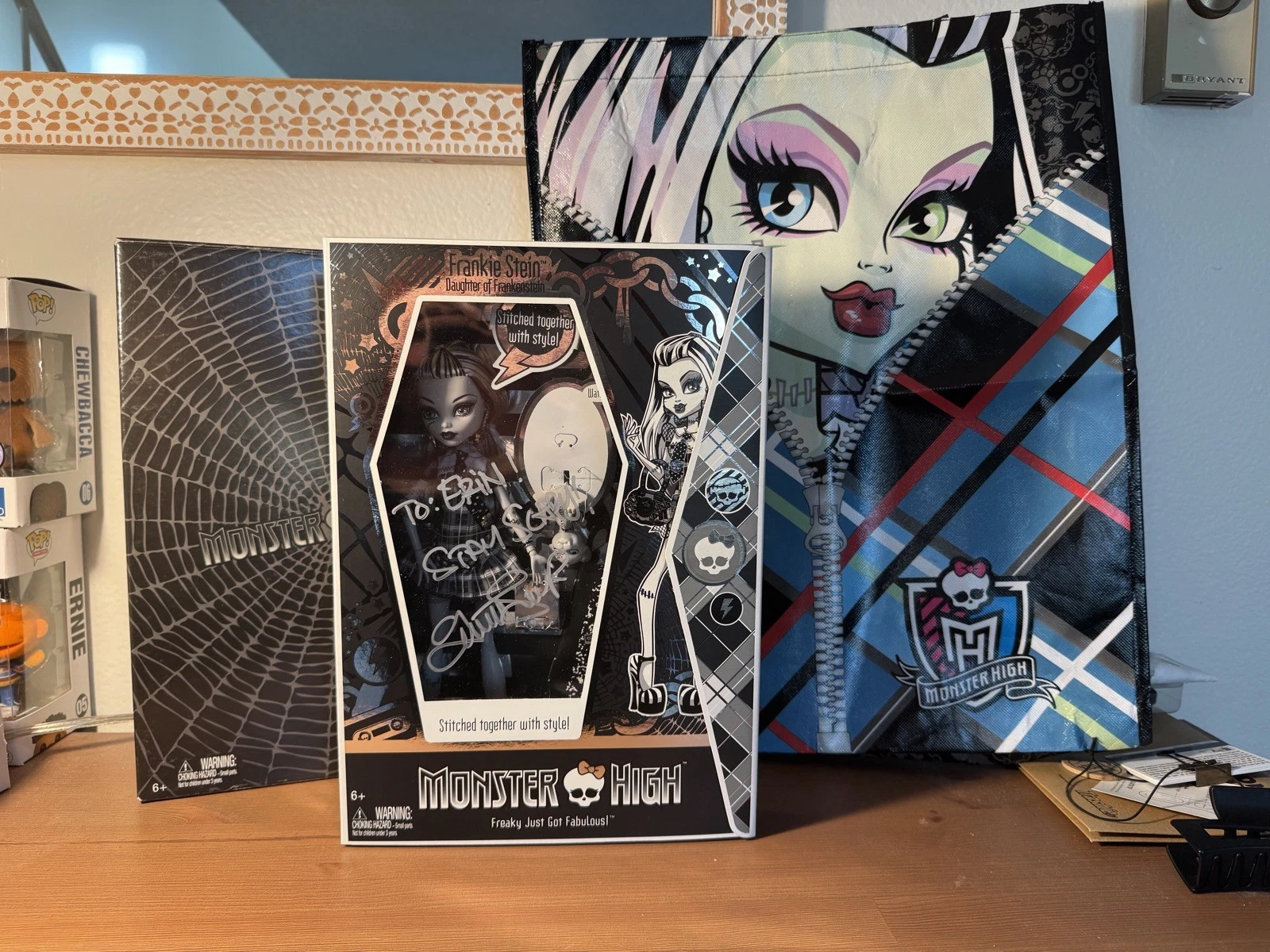 MONSTER HIGH BLACK & WHITE FRANKIE STEIN 2010 LIMITED EDITION SDCC DOLL NRFB