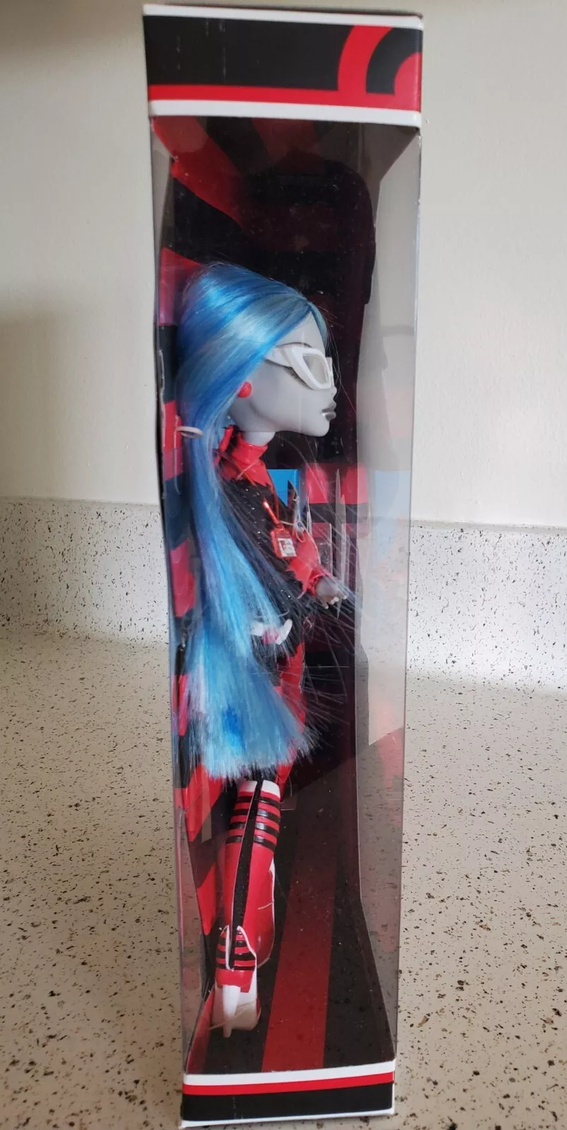 MONSTER HIGH GHOULIA YELPS DEAD FAST SDCC 2011 COMIC CON