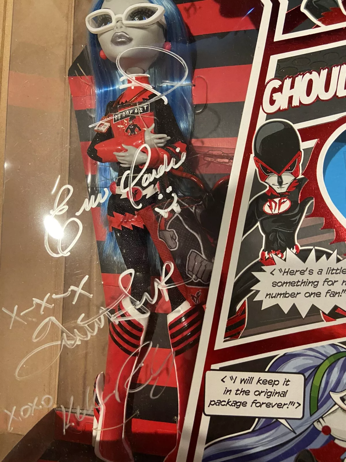 MONSTER HIGH GHOULIA YELPS DEAD FAST SDCC 2011 COMIC CON SIGNED FIVE PEOPLE
