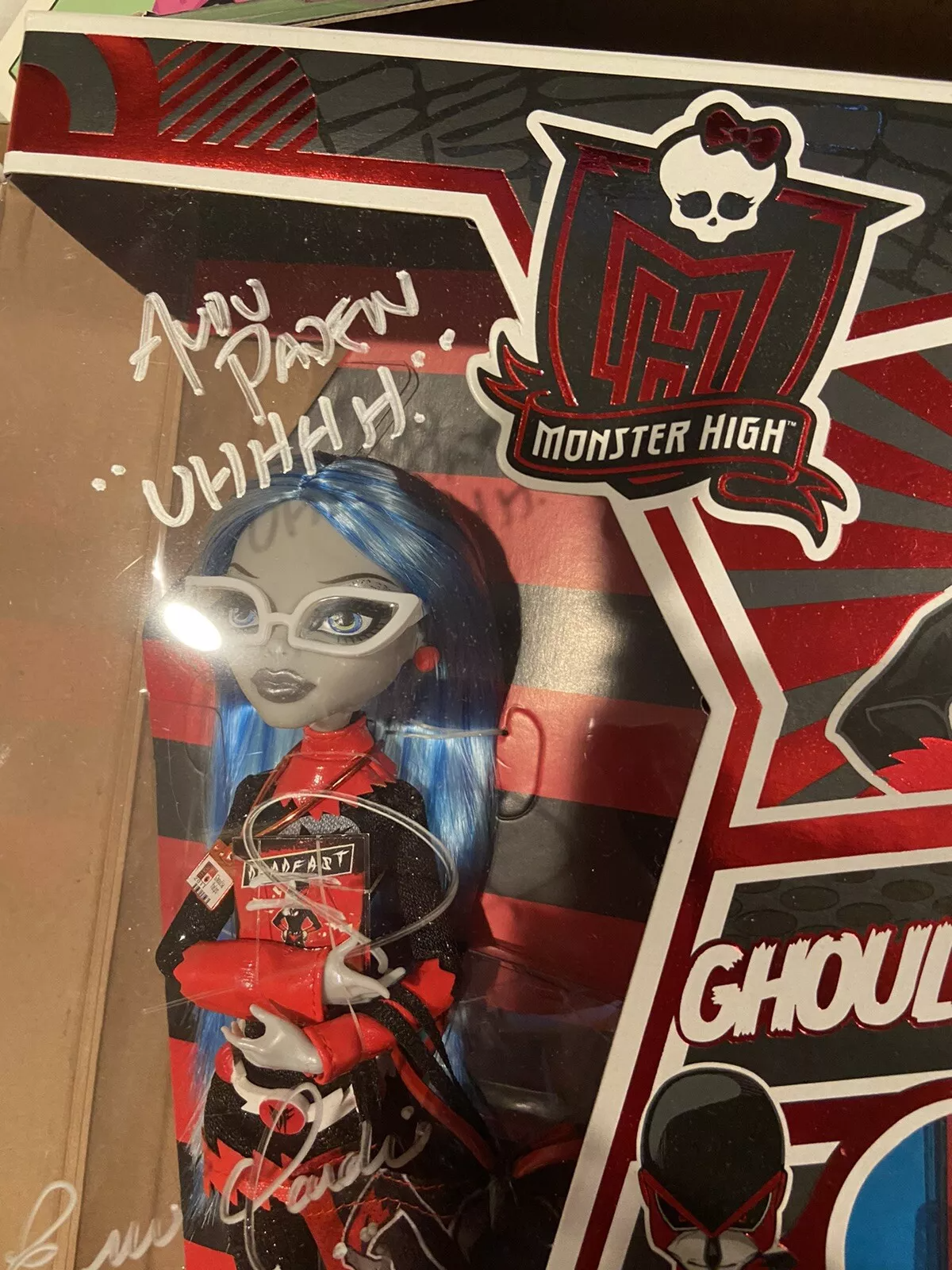 MONSTER HIGH GHOULIA YELPS DEAD FAST SDCC 2011 COMIC CON SIGNED FIVE PEOPLE