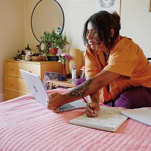 HP 15.6 LAPTOP AMD RYZEN 3 7320U, 8GB RAM, 128GB SSD, HD TOUCHSCREEN, WINDOWS 11