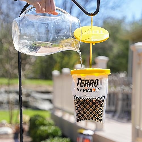 TERRO FLY MAGNET DISPOSABLE OUTDOOR FLY TRAP WITH BAIT T524 EFFECTIVE FLY CONTROL