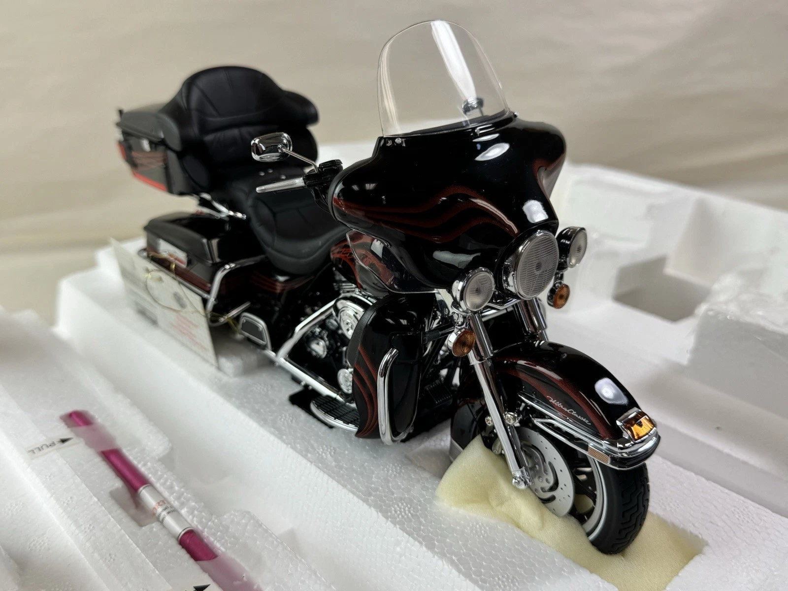 HARLEY DAVIDSON ELECTRA GLIDE ROAD RALLY B11C587  UNDISPLAYED 2004 FRANKLIN MINT