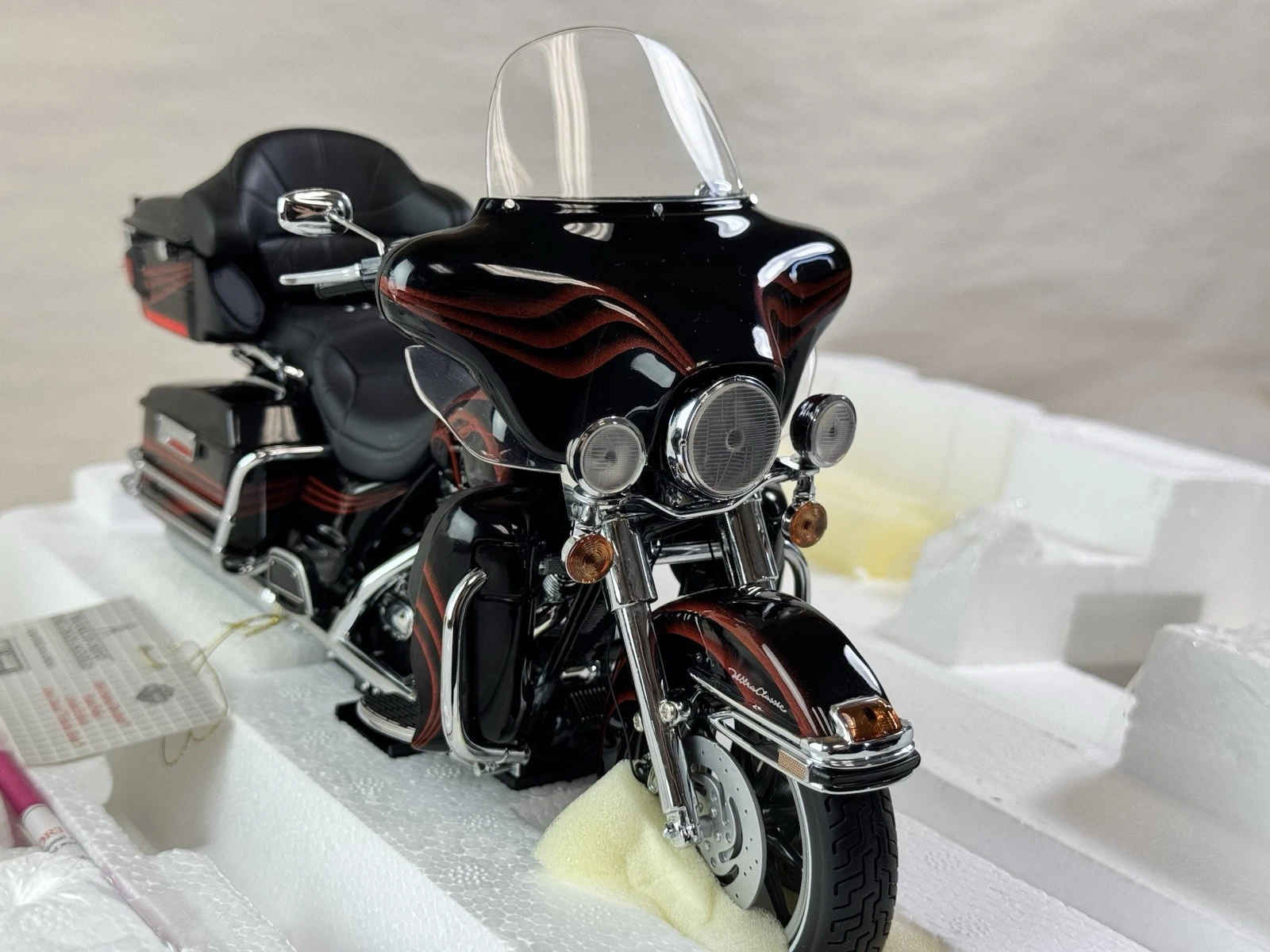 HARLEY DAVIDSON ELECTRA GLIDE ROAD RALLY B11C587  UNDISPLAYED 2004 FRANKLIN MINT