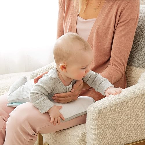 MUNCHKIN THERABURPEE COLIC FEVER RELIEF KIT WITH ESSENTIAL OILS, HOT COLD BURP CLOTHS