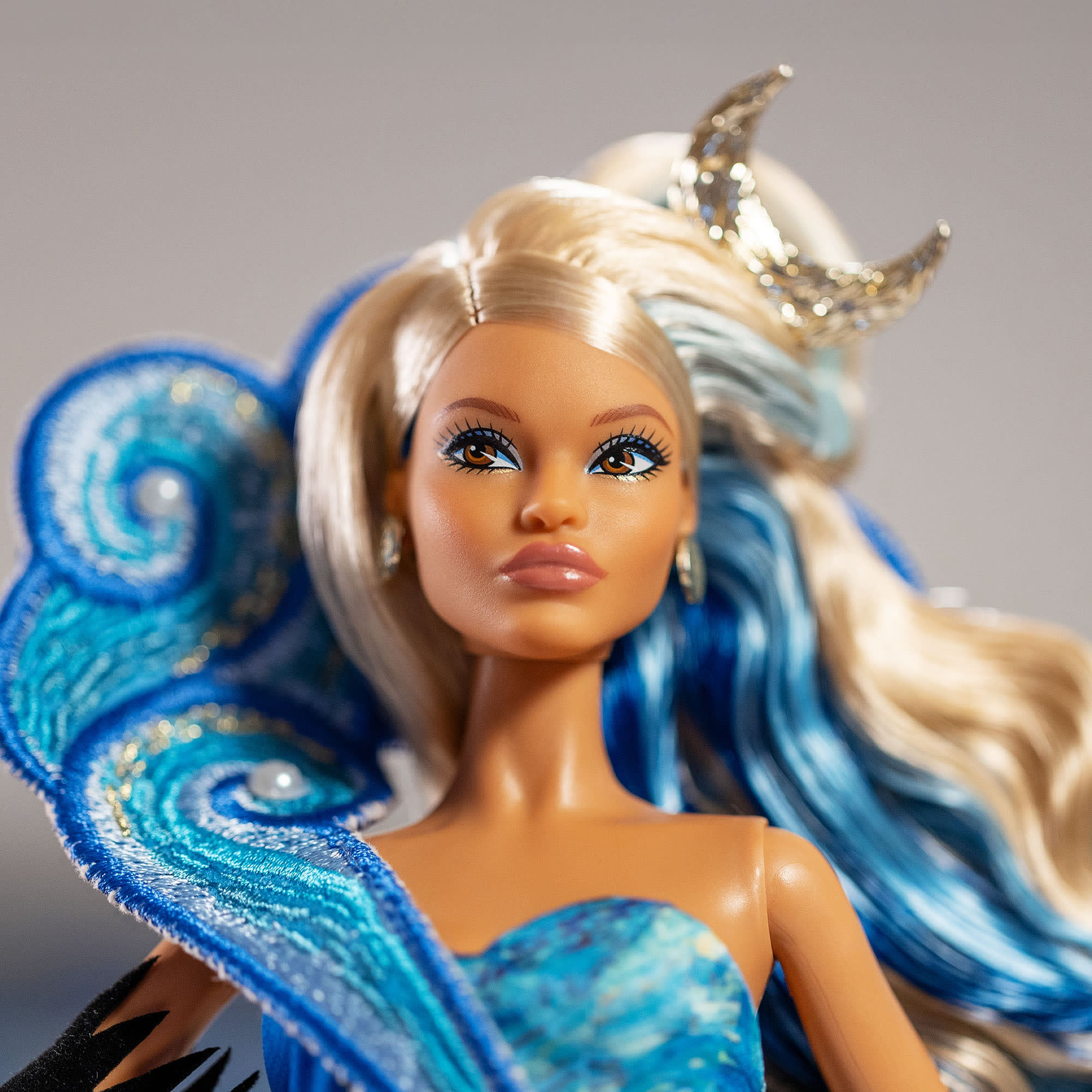 MATTEL BARBIE X MOMA VINCENT VAN GOGH DOLL